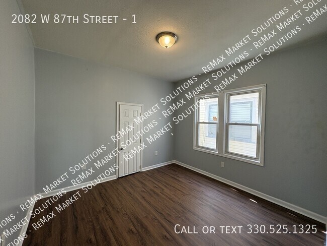 Building Photo - 2082 W 87th St