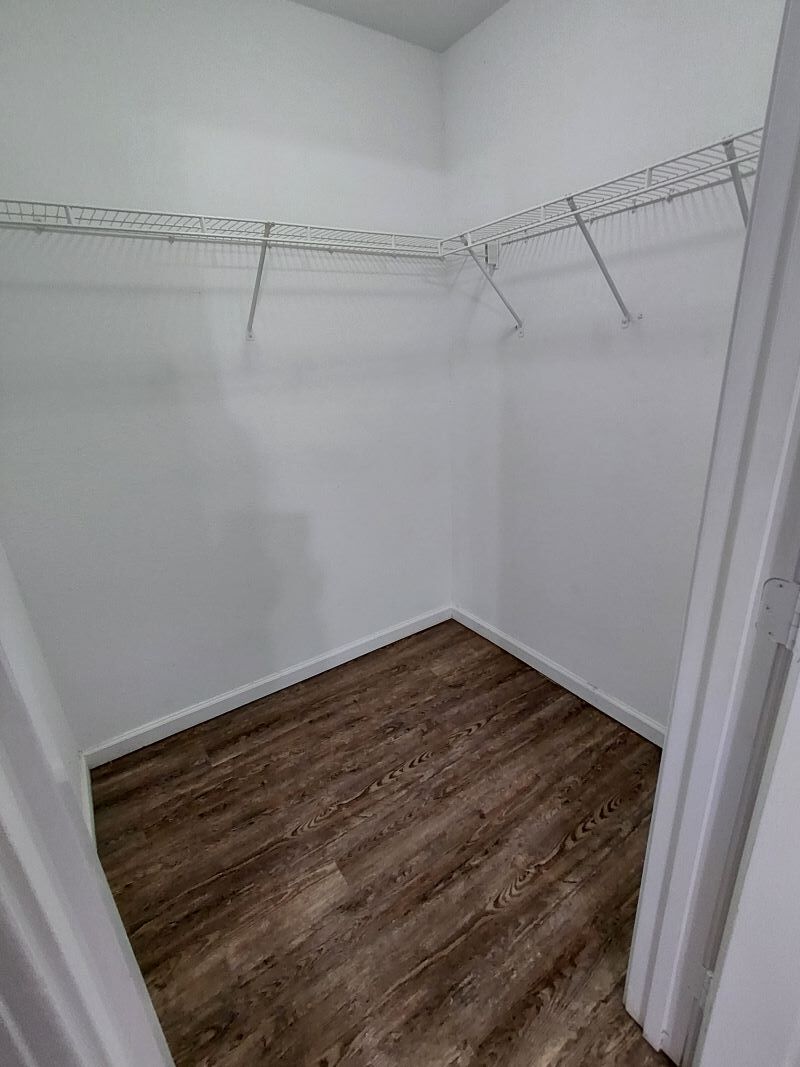 Building Photo - 15143 Deer Creek Dr