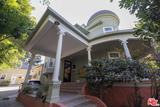 Building Photo - 824 S Bonnie Brae St