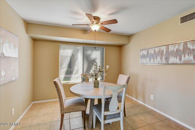 Building Photo - 9630 W Tonto Ln