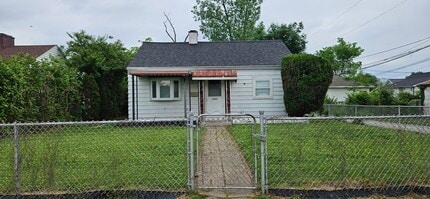 Building Photo - 2085 Bellefontaine Ave