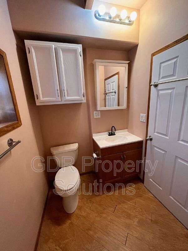 Building Photo - 305 Wilshire Dr SW