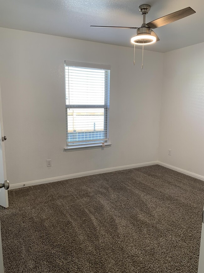 Building Photo - 1231 Lilac Ledge Dr