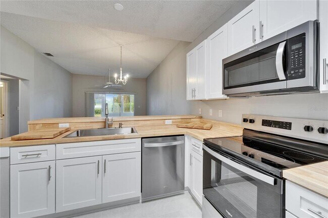 Building Photo - 1032 Radison Ave