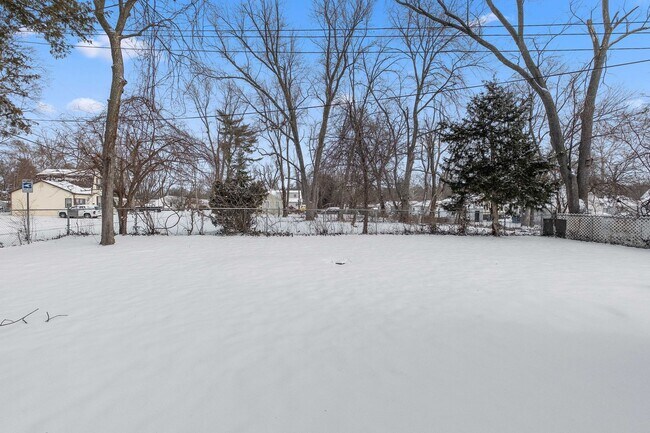 Building Photo - Bedroom, 1-Bathroom Home for Rent – Section 8 Accepted