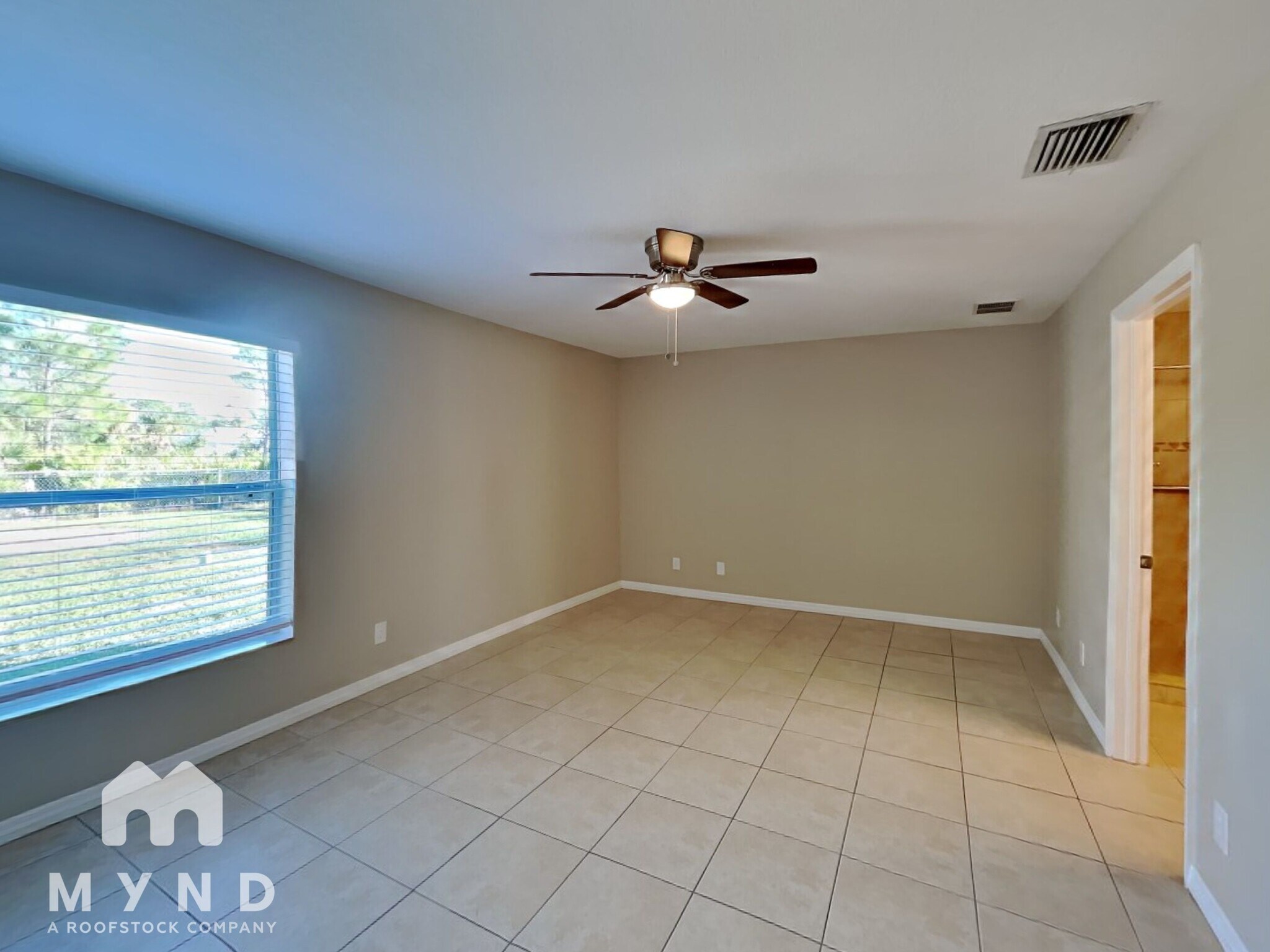 Building Photo - 12144 Dubarry Ave