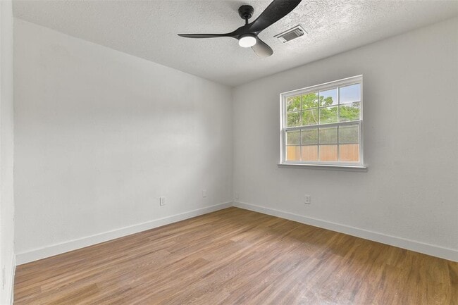 Building Photo - 502 Dixie Dr
