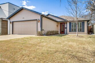 Building Photo - 8711 San Leandro Dr