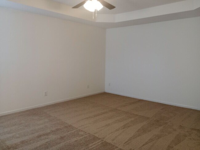 Building Photo - 1729-1731-1731 Louise Cir