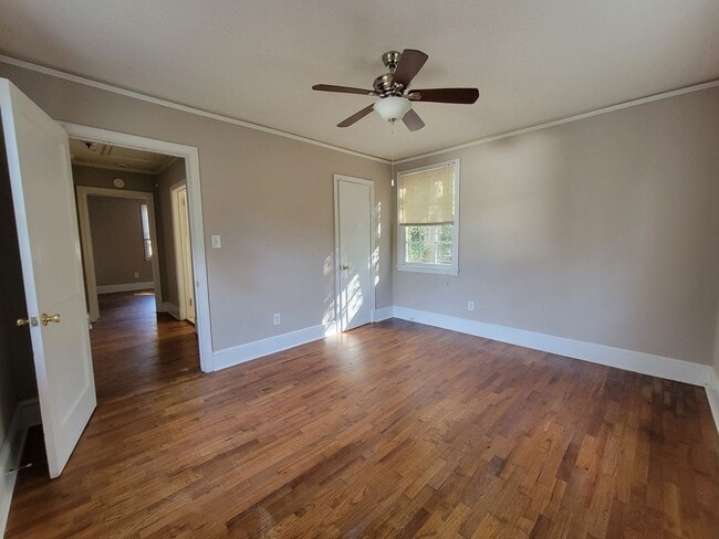 Building Photo - 2 Bedroom House off of Ogelthorpe Avenue