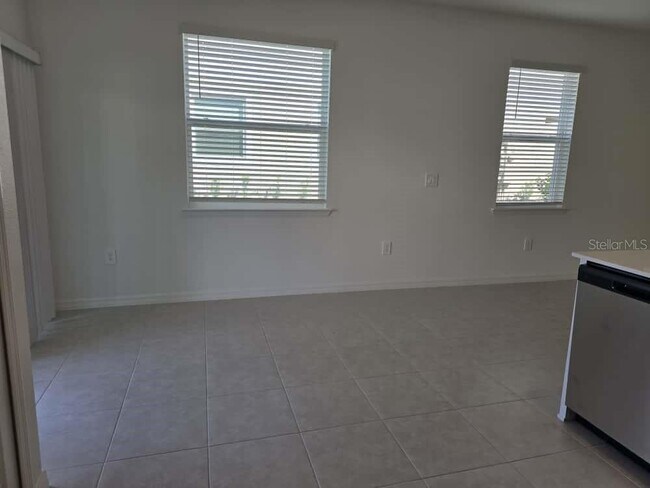 Building Photo - 10135 Trumpet Honeysuckle Wy