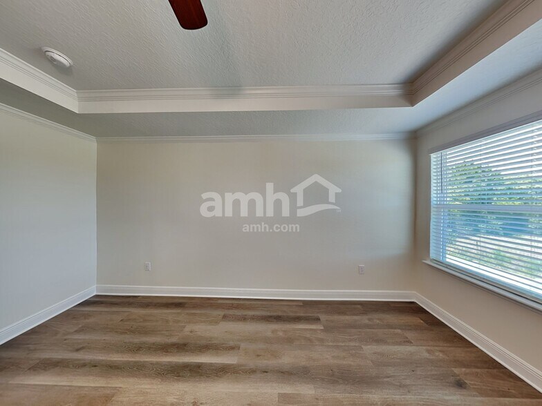 Building Photo - 954 Heavenly Dr