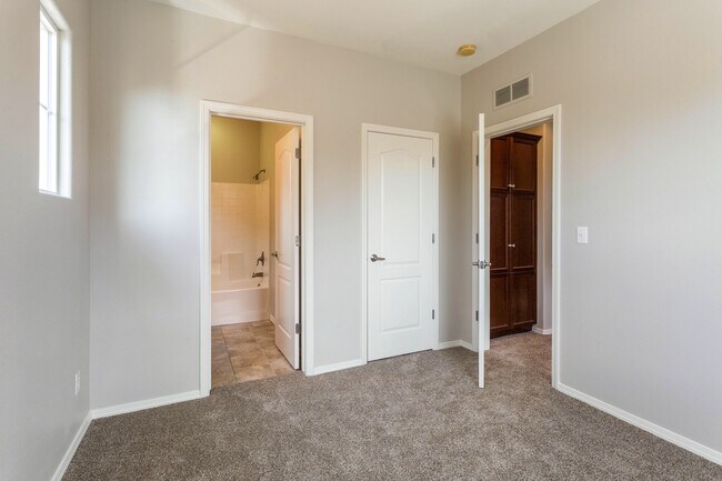 Building Photo - Harlan Ranch Home for Lease