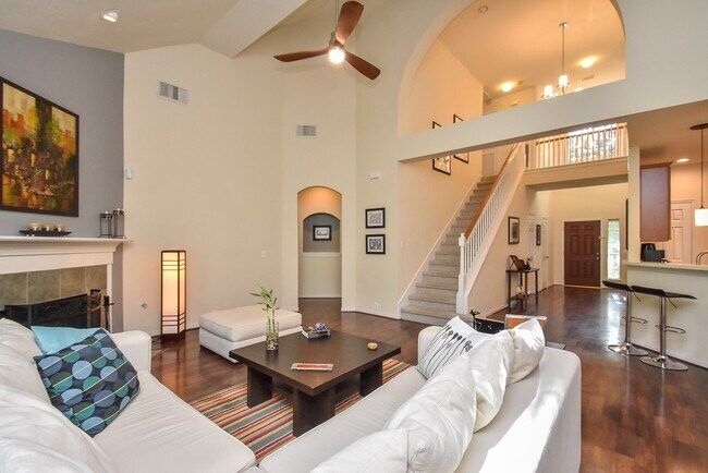 Building Photo - 1211 Deerbrook Dr