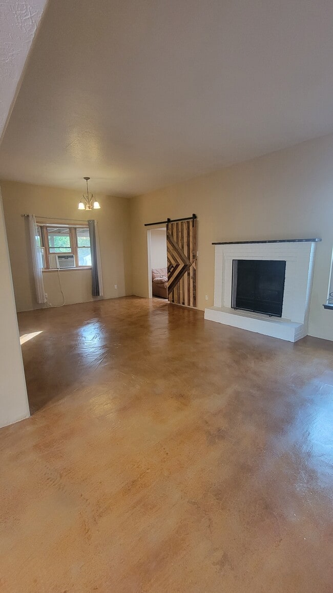 Building Photo - 3323 Camino Prado Vista
