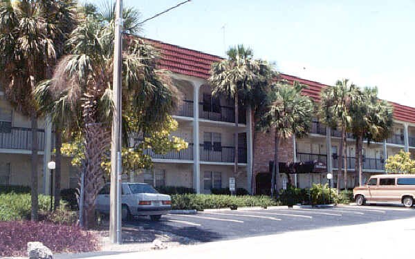 Building Photo - Executive Manor