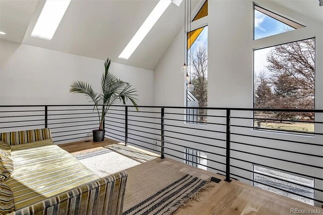 Building Photo - Contemporary Townhome in an Exceptional Su...