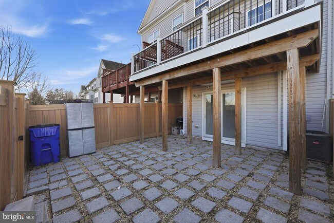 Building Photo - 554 Ellison Ct