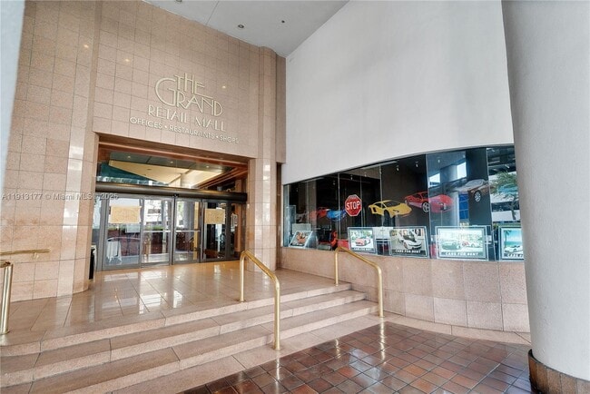 Building Photo - 1717 N Bayshore Dr