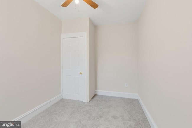 Building Photo - 2323 E Cambria St