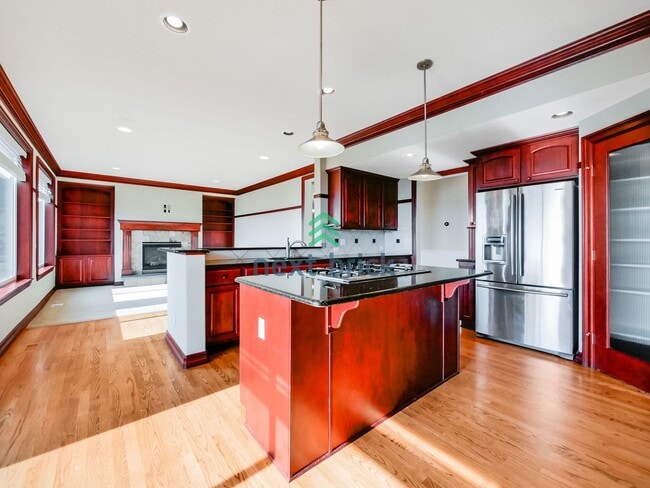 Building Photo - Stunning 4bed/2.5bath Norris Home with a V...