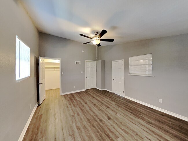 Building Photo - 1611 La Manda Blvd