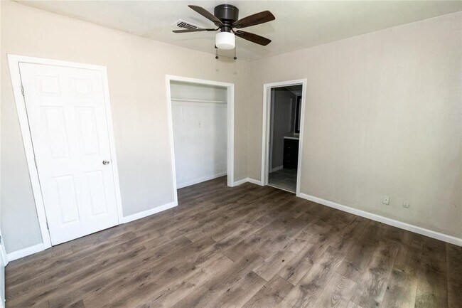 Building Photo - 200 W James Ave