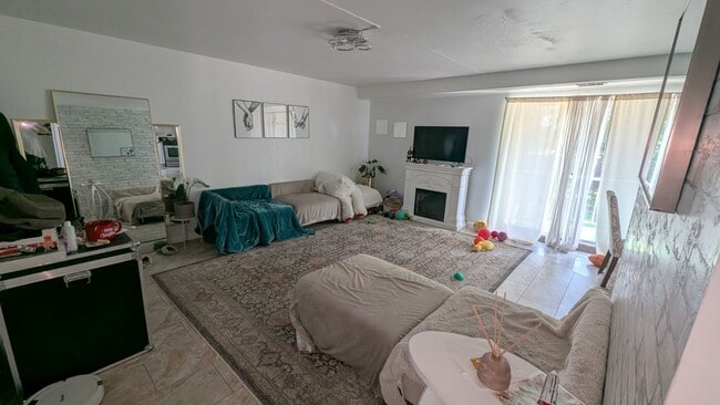 Building Photo - Log College - affordable 2-bedroom apartme...