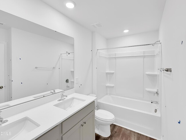 Building Photo - 287 Palm Dr