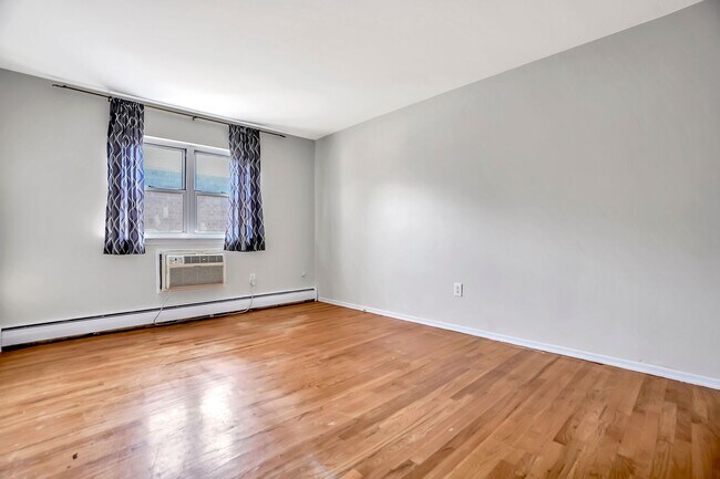 Building Photo - 55 Gill Ln