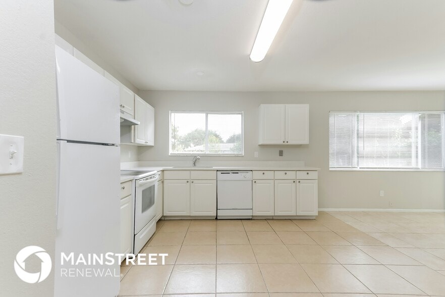 Building Photo - 349 SW Cherryhill Rd