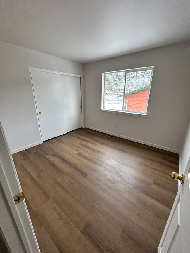 Building Photo - Recently Renovated Beautiful Forest Lakes Home - 3bd/ 2ba w/Attached Garage