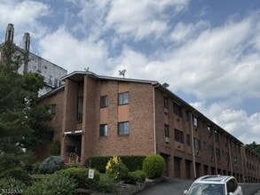 Building Photo - 159 Franklin St
