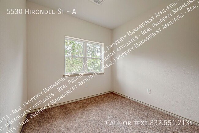 Building Photo - 5530 Hirondel