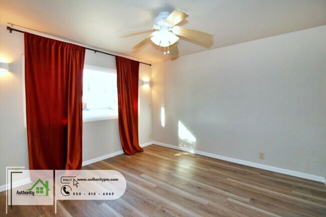 Building Photo - 310 Woodhill Dr