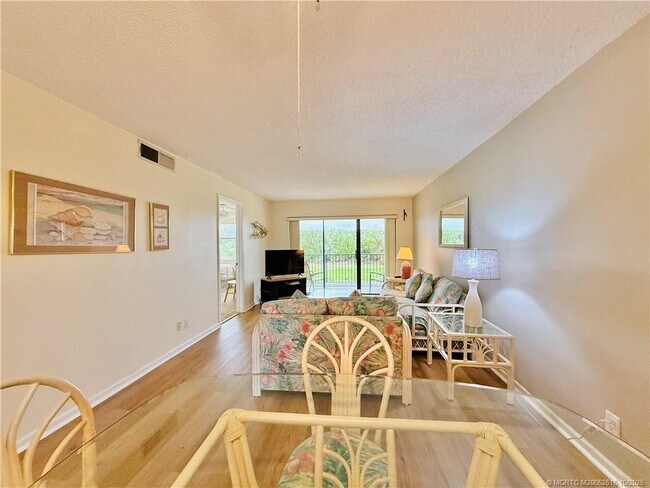 Building Photo - 9490 S Ocean Dr