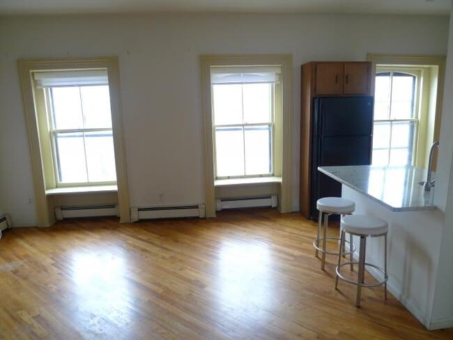 Building Photo - 1 bedroom in Jersey City NJ 07302