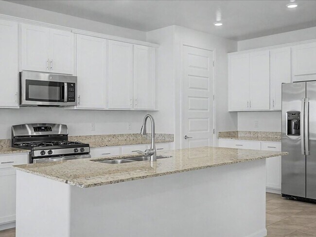 Building Photo - 17606 S Ridgerunner Dr
