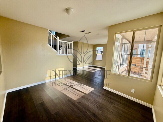 Building Photo - 4 bedroom 3bath 3 car garage in Victorville