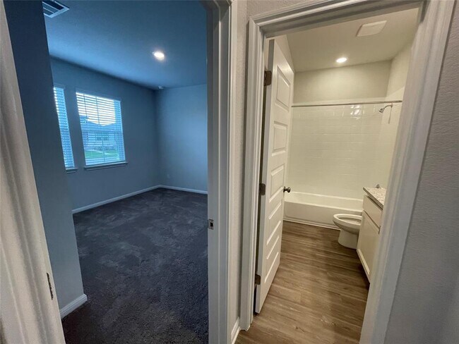 Building Photo - 2406 Amara Levi Ln