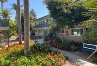 Building Photo - Chateau Woodland Manor