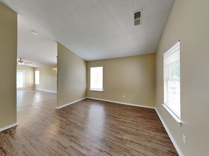 Building Photo - 3059 Champion Ln SW