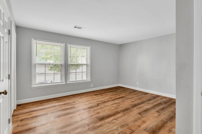 Building Photo - 2135 Acklen Ave