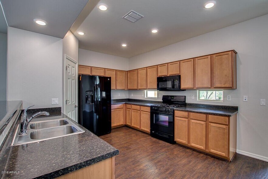Building Photo - 4865 S Twinleaf Dr