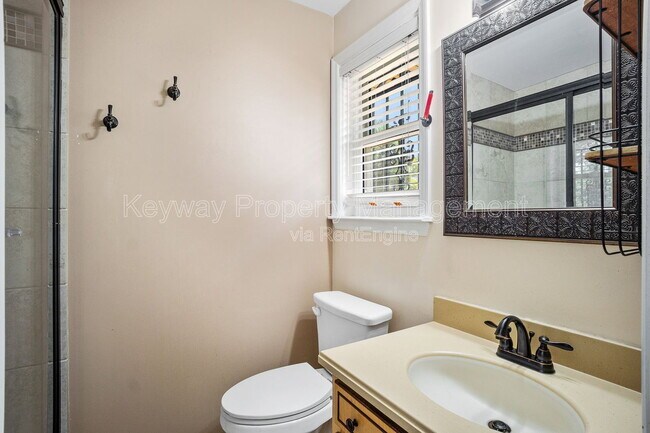 Building Photo - 3420 Linderwood Dr