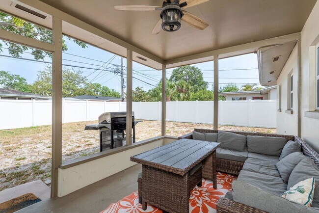 Building Photo - 2153 Pocahontas Dr
