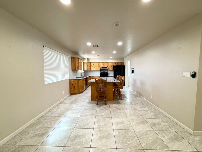 Building Photo - 3BR/2BA/2CG, with DOG RUN 2310 sq.ft. rental in Sierra Vista, AZ