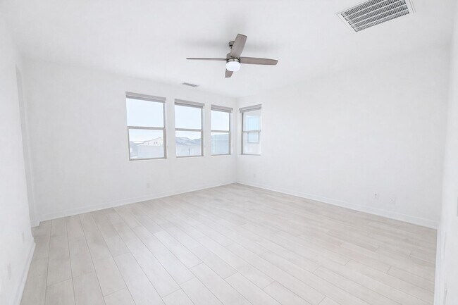 Building Photo - 35770 McCarthy St