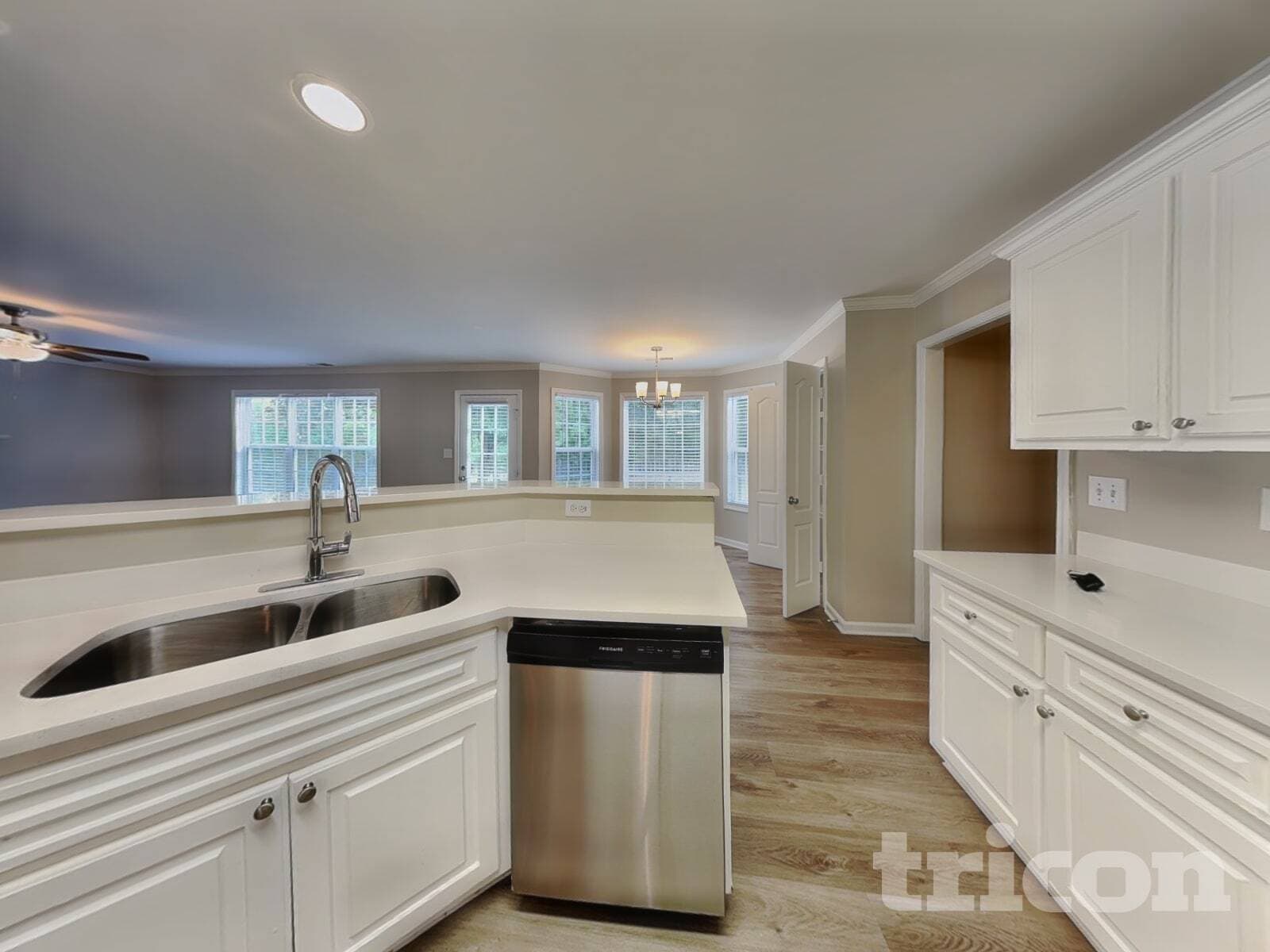 Building Photo - 9260 Carnes Estates Dr