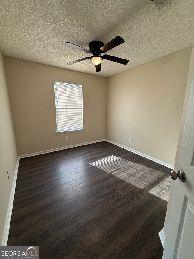 Building Photo - 32 Talbot Ct